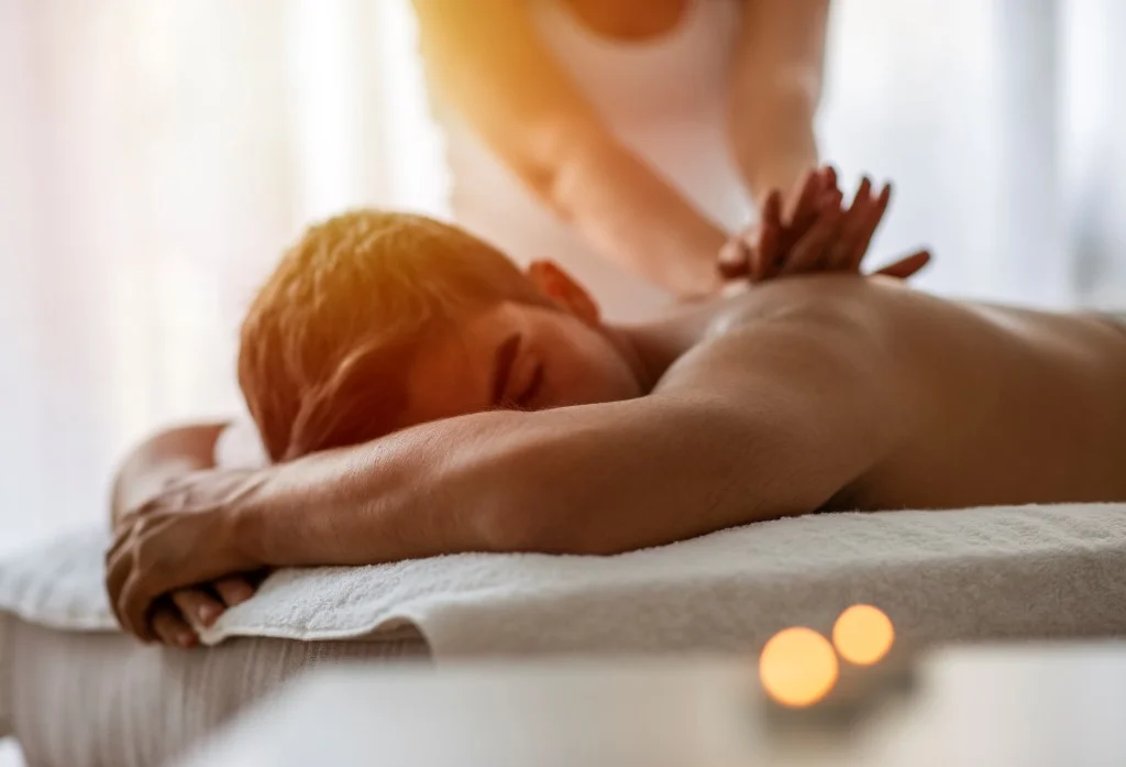 Neva Spa hamamında masaj yağları ve bakım ürünleri